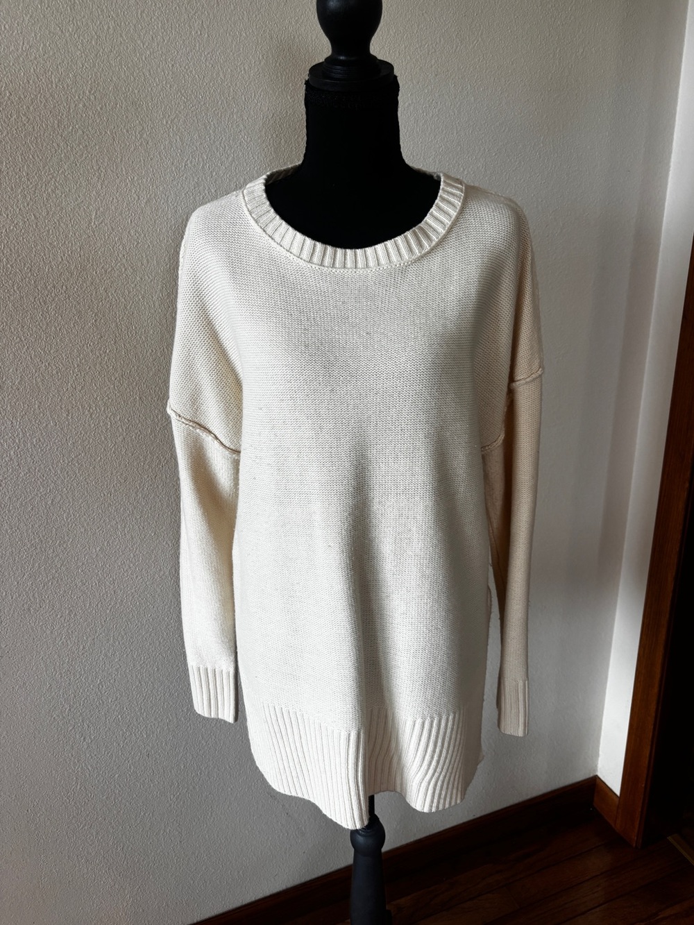 Womens Merokeety Cream Crewneck Longline Sweater size Medium